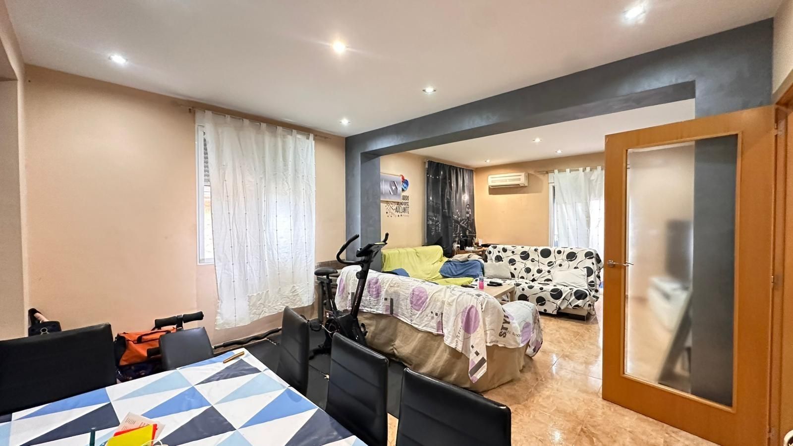 Dormitori de Pis en venda en L'Énova amb Aire condicionat, Terrassa i Balcó