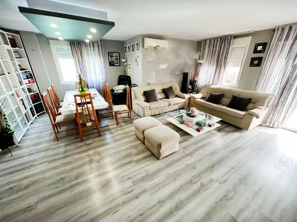 Sala d'estar de Casa o xalet en venda en La Puebla de Alfindén amb Aire condicionat, Calefacció i Terrassa