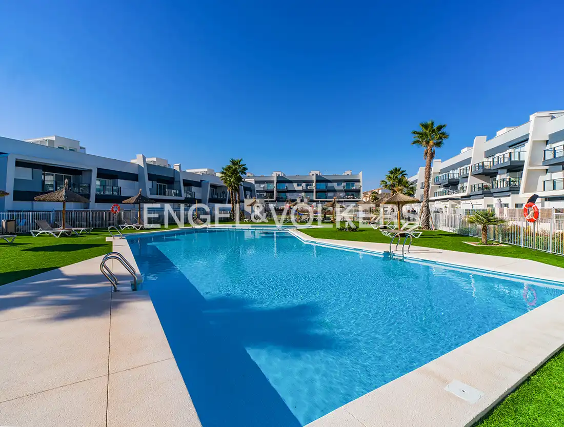 Schwimmbecken von Maisonette zum Verkauf in Santa Pola mit Klimaanlage, Heizung und Terrasse