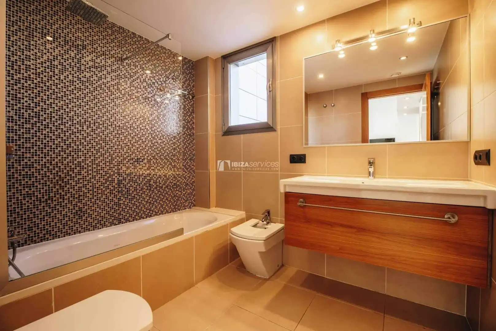 Flat for rent in Marina Botafoc - Platja de Talamanca