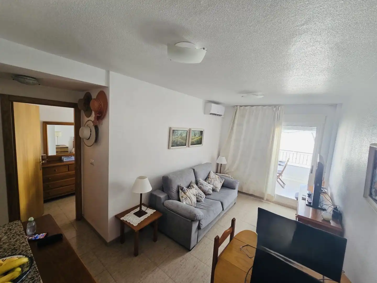 Wohnzimmer von Wohnung zum Verkauf in Torrevieja mit Klimaanlage, Heizung und Privatgarten