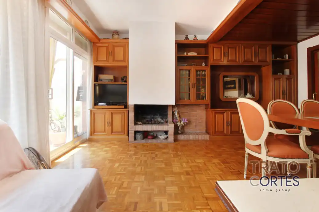 Appartamento con terrazza in vendita a Carrer de Santa Teresa, imagen 5