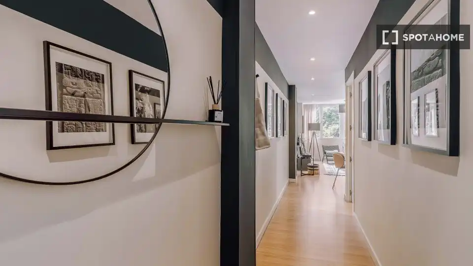 Flat for rent in Madrid  with Air Conditioner, Heating and Furnished