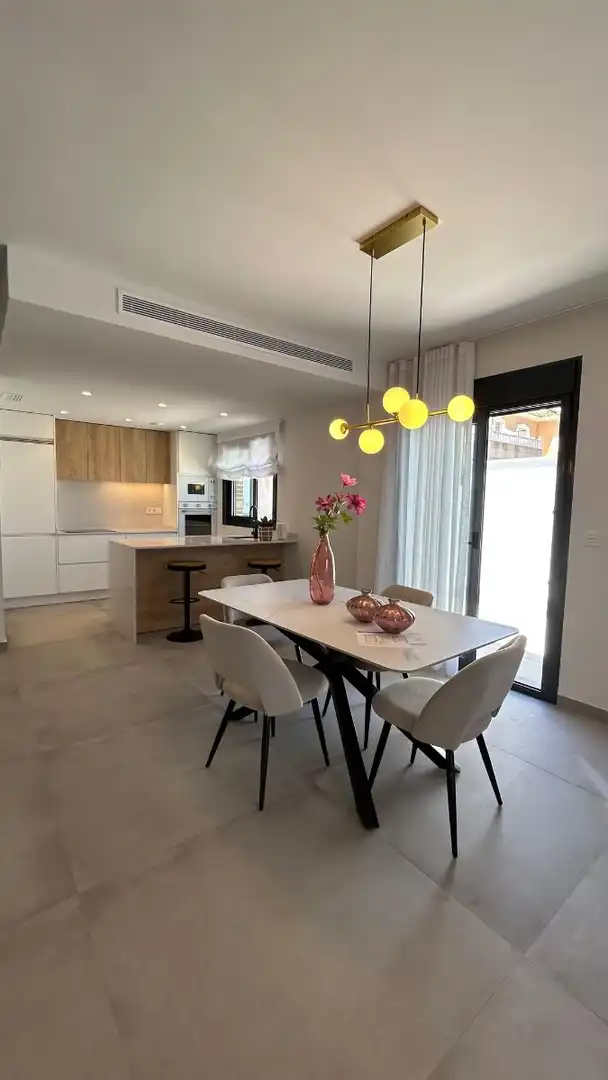 Comedor de Casa o chalet en venta en Pilar de la Horadada con Aire acondicionado, Calefacción y Terraza