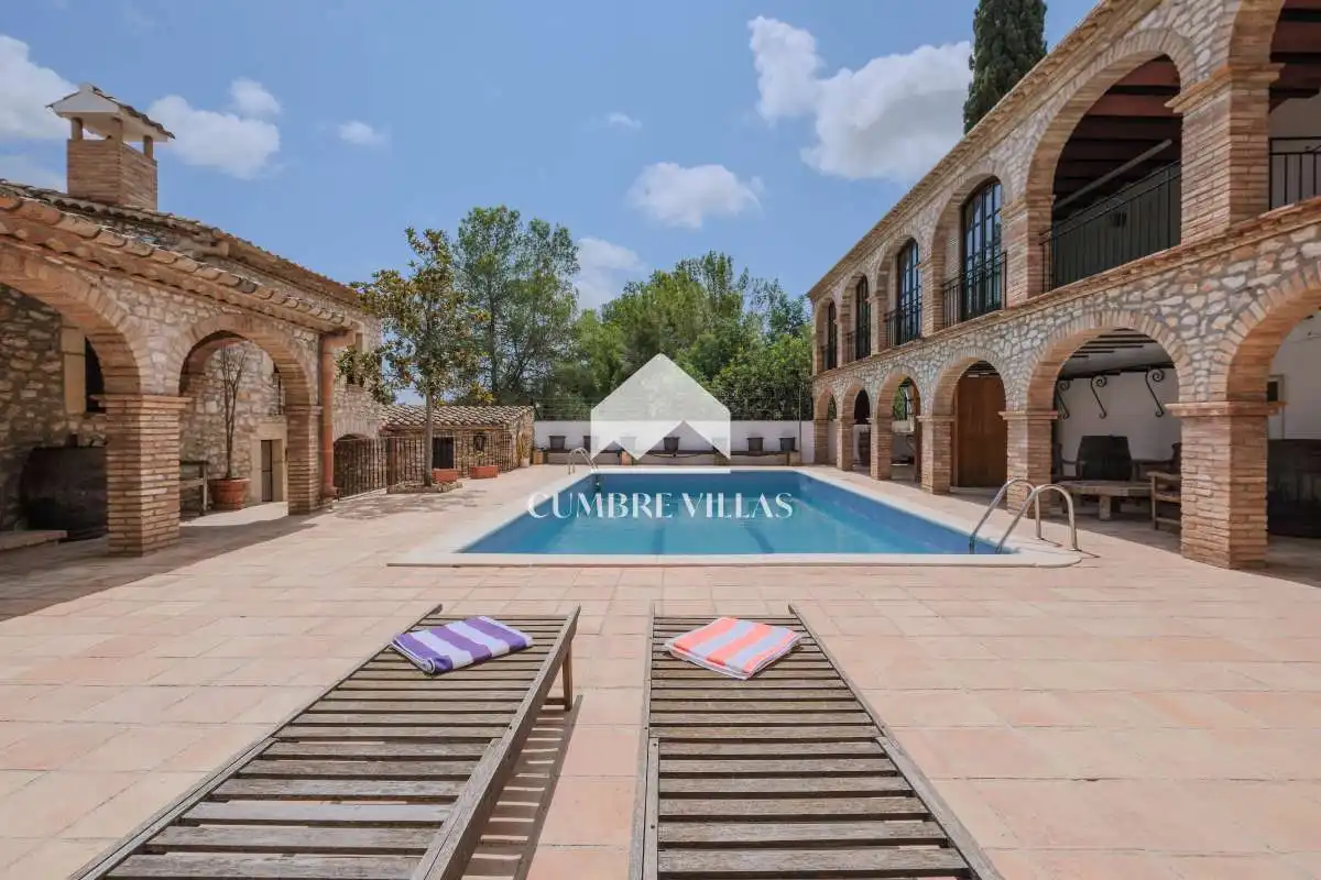 Vista exterior de Casa o xalet en venda en Sant Pere de Ribes amb Calefacció, Terrassa i Traster
