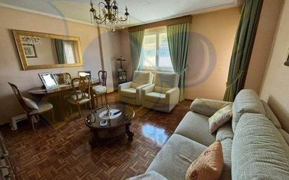 Living room of Flat for sale in Salamanca Capital  with Balcony