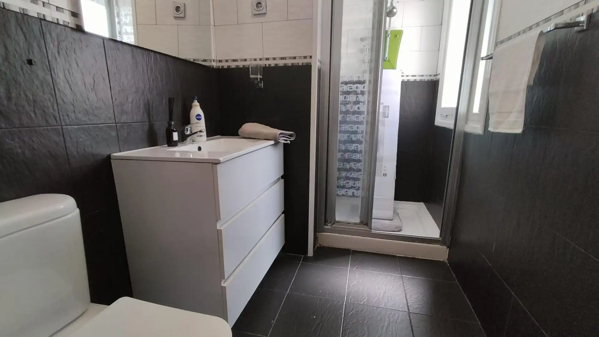 Bany de Pis en venda en Málaga amb Aire condicionat i Calefacció