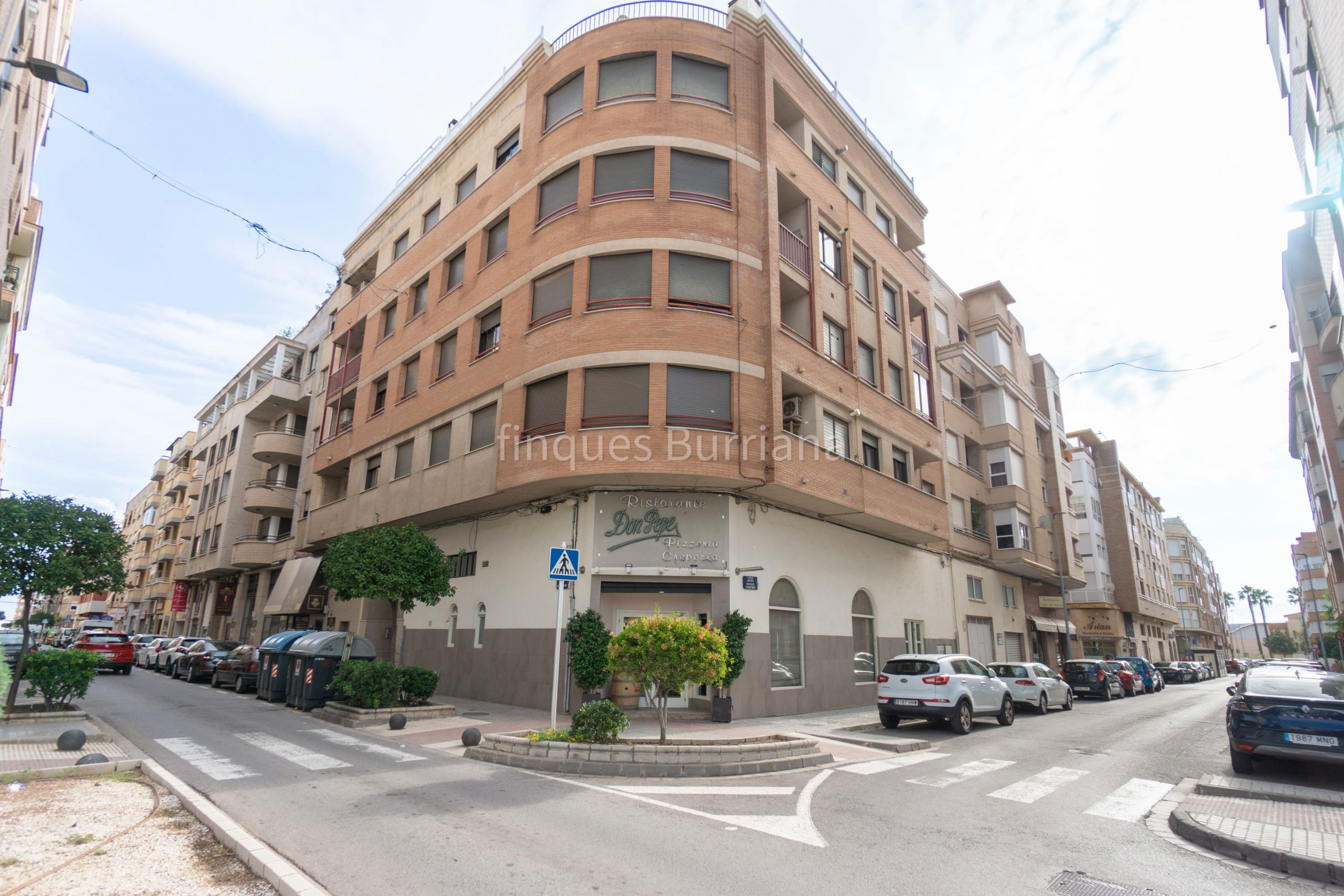 Local de lloguer a Piscinas