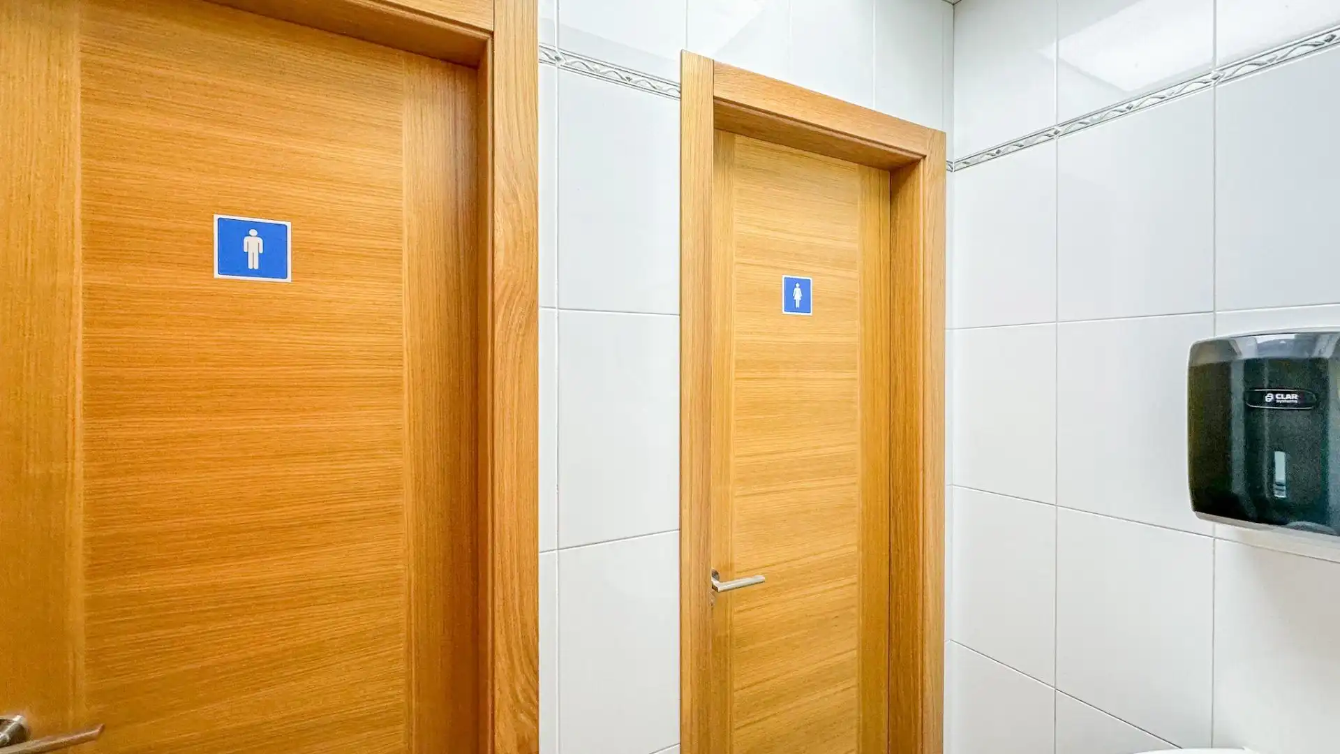 Baño de Nave industrial en venta en Málaga