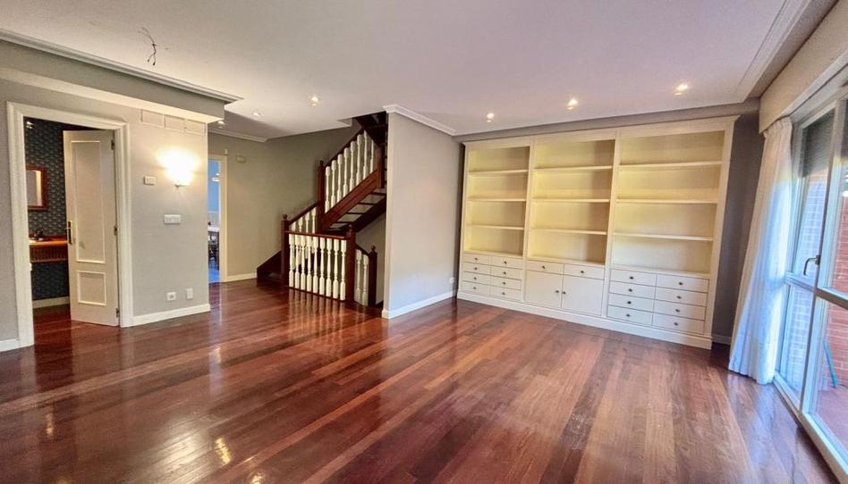 Foto 1 de Casa adosada en venda a Urduliz, Bizkaia