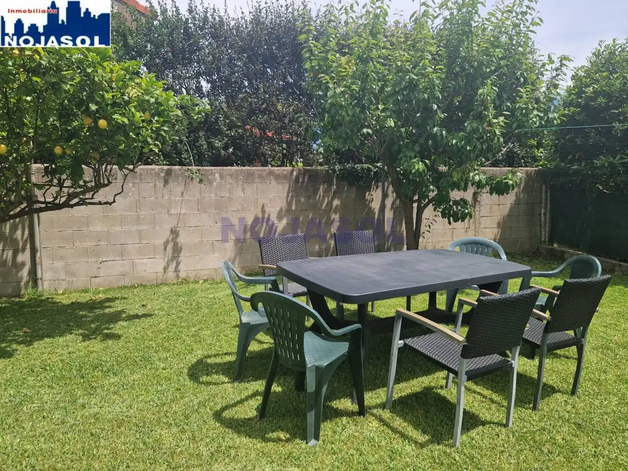 Garten von Einfamilien-Reihenhaus zur Miete in Noja mit Heizung, Privatgarten und Terrasse