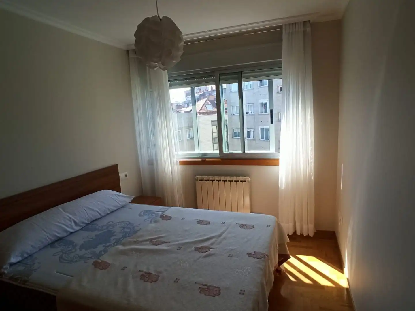 Bedroom of Apartments for rent in Vigo   with Heating, Parquet flooring and Storage room