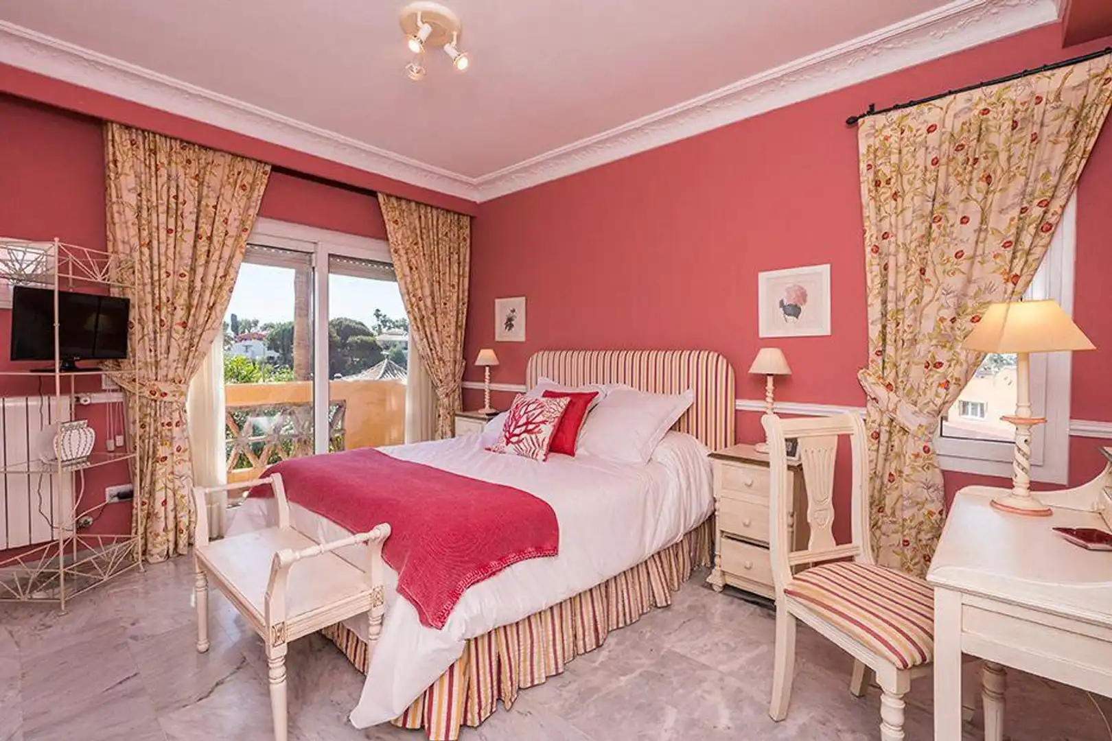 Dormitori de Casa adosada de lloguer en Marbella amb Terrassa i Moblat