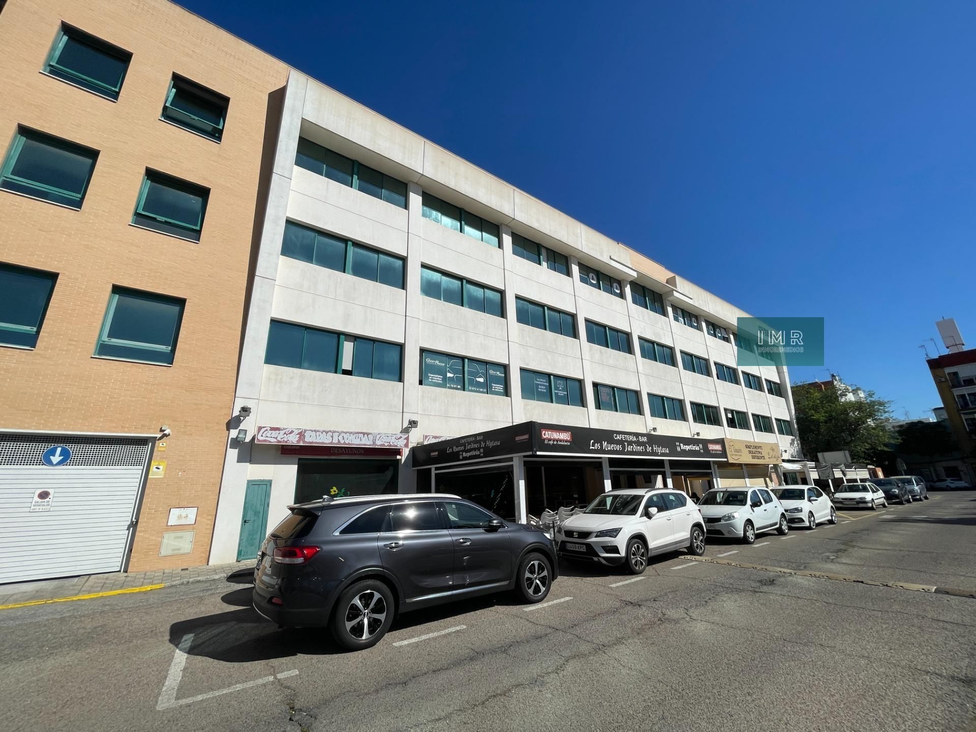 Vista exterior de Local en venda en  Sevilla Capital