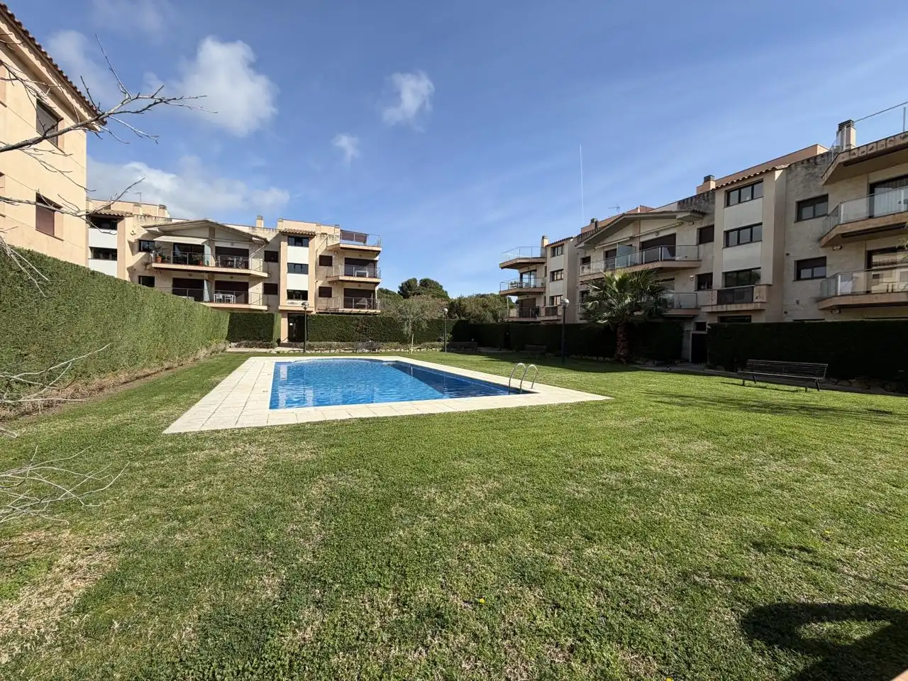 Piscina de Planta baja en venta en Castell d'Aro, Platja d'Aro i s'Agaró con Aire acondicionado, Terraza y Amueblado