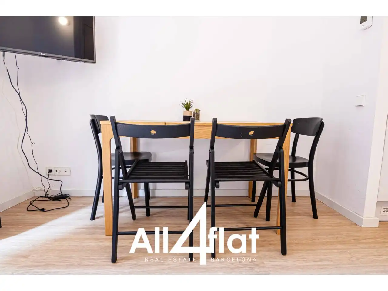 Comedor de Piso de alquiler en Barcelona con Aire acondicionado, Parquet y Amueblado