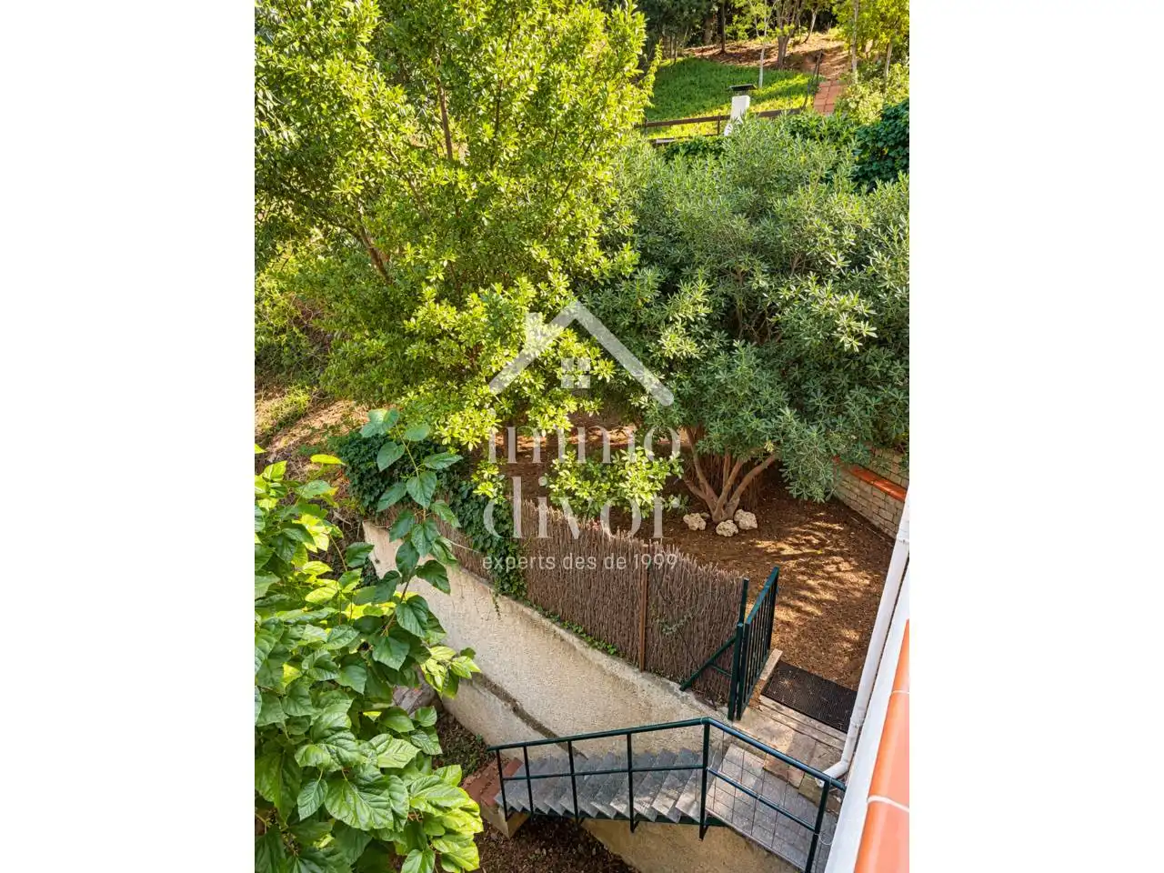 Casa aparellada amb jardí en venda a Centre, imagen 25
