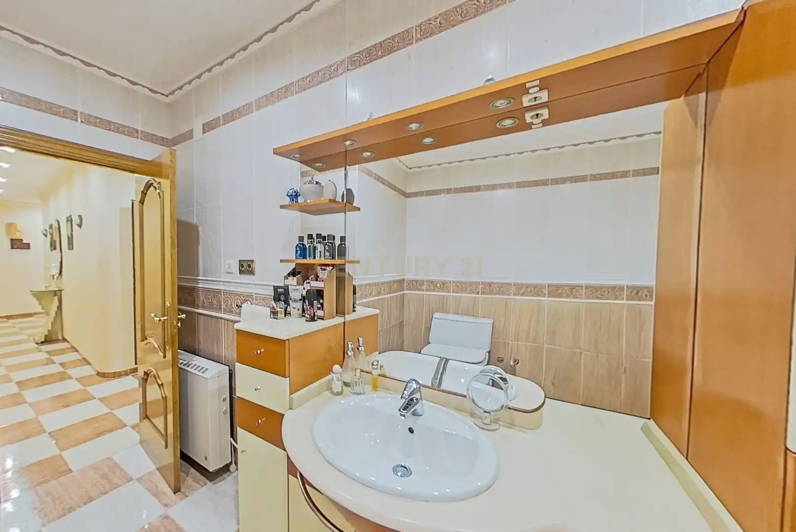 Baño de Apartamento en venta en Montefrío con Aire acondicionado y Jacuzzi