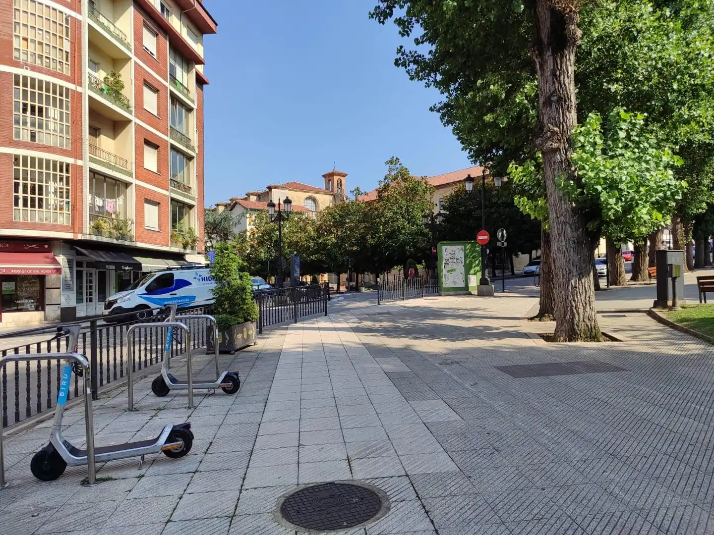 Vista exterior de Pis en venda en Oviedo  amb Calefacció i Traster