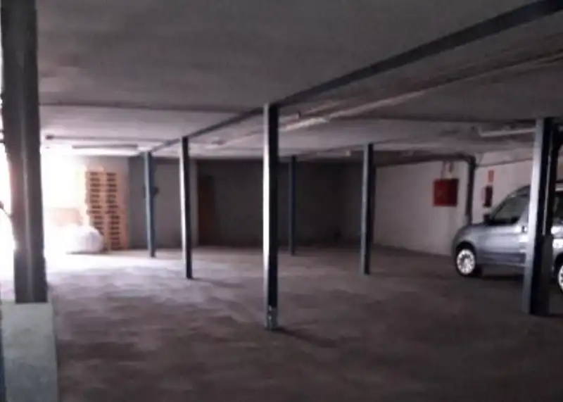 Garage zum Verkauf in SAN CRISTOBAL, Yepes