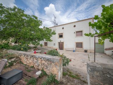 Casa rustica con giardino in vendita a Camí dels Hostalets