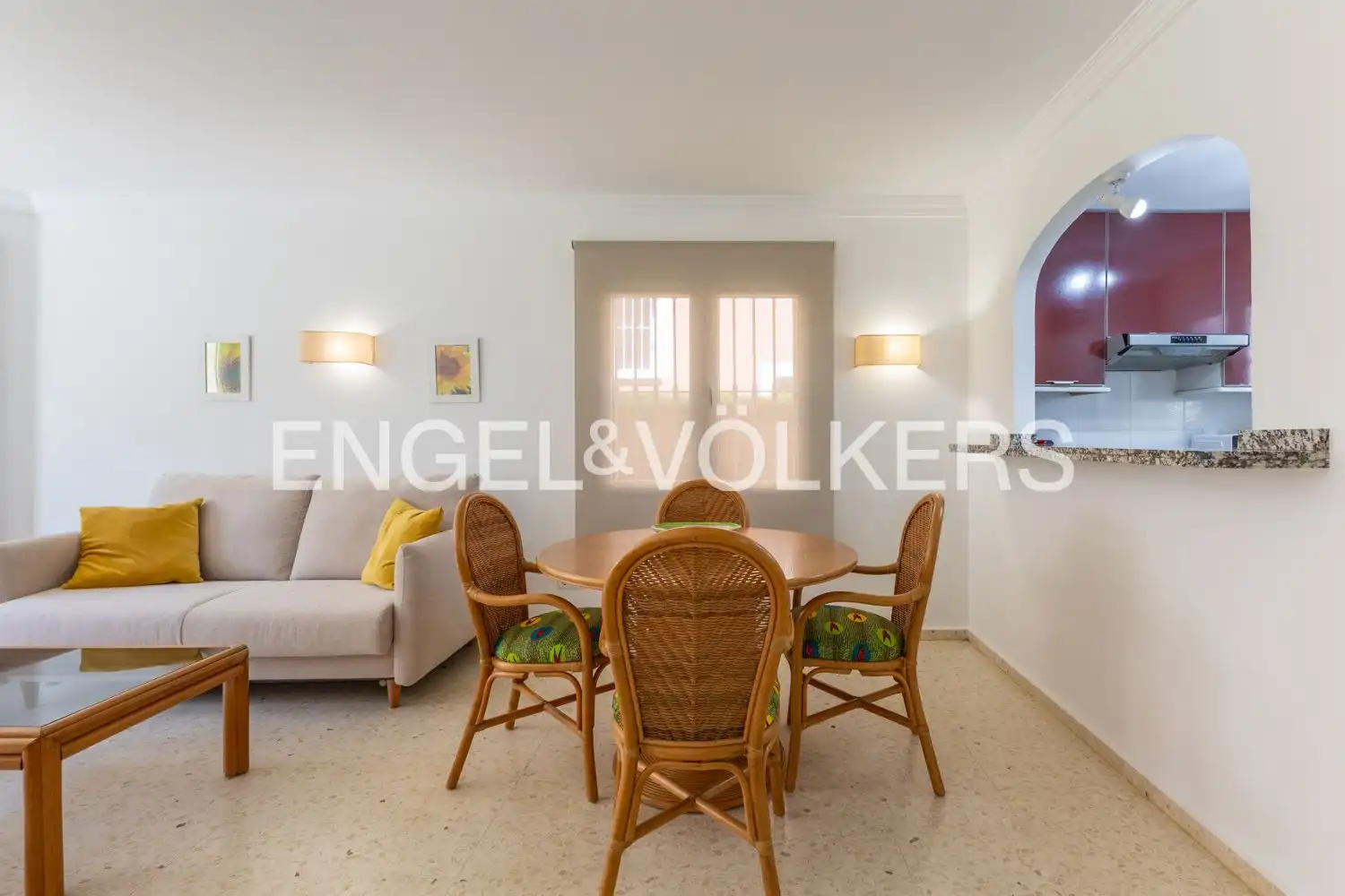 Comedor de Casa o chalet de alquiler en Oliva con Aire acondicionado, Calefacción y Jardín privado