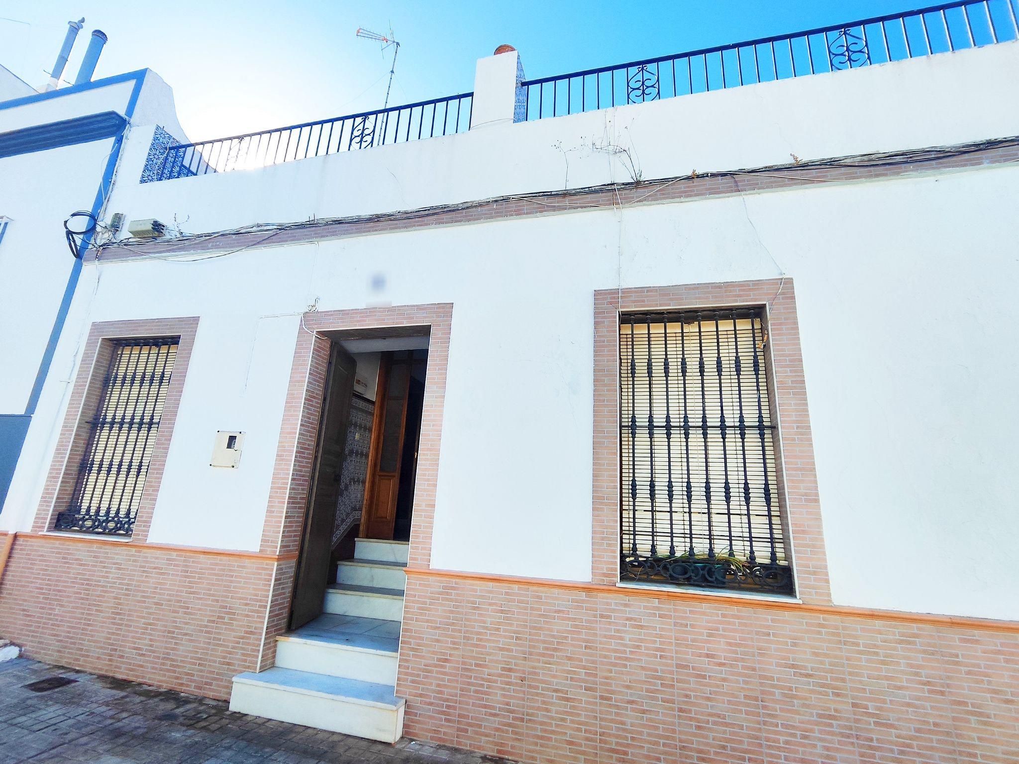 Vista exterior de Casa adosada en venda en Ayamonte amb Terrassa