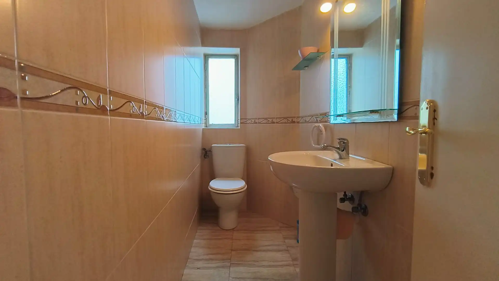 Baño de Piso de alquiler en Alzira con Aire acondicionado y Horno