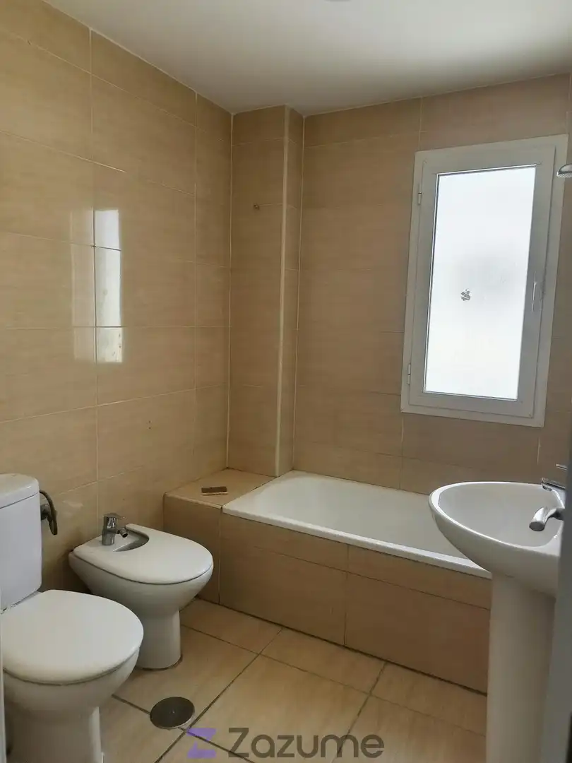 Bathroom of Flat for rent in Camas  with Balcony