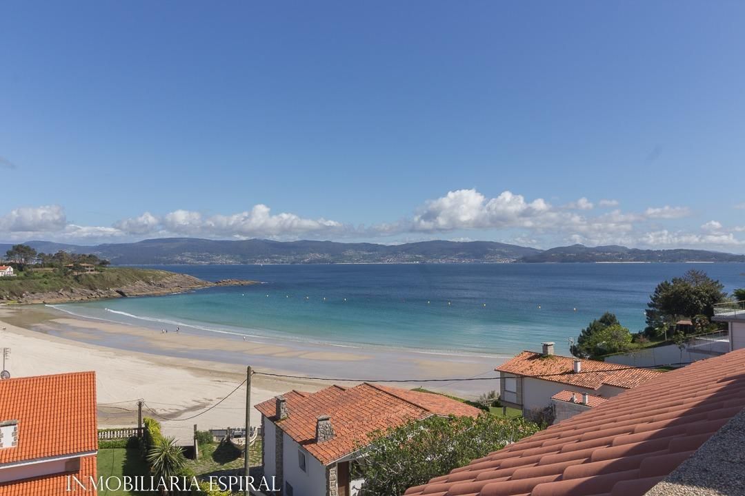 Exterior view of Attic for sale in Sanxenxo  with Terrace and Storage room