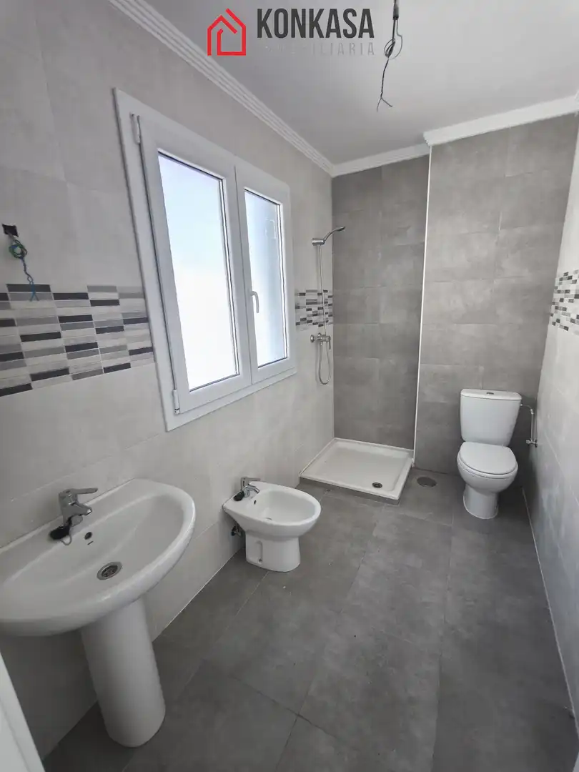 Bathroom of Duplexes for sale in Espera  with Terrace