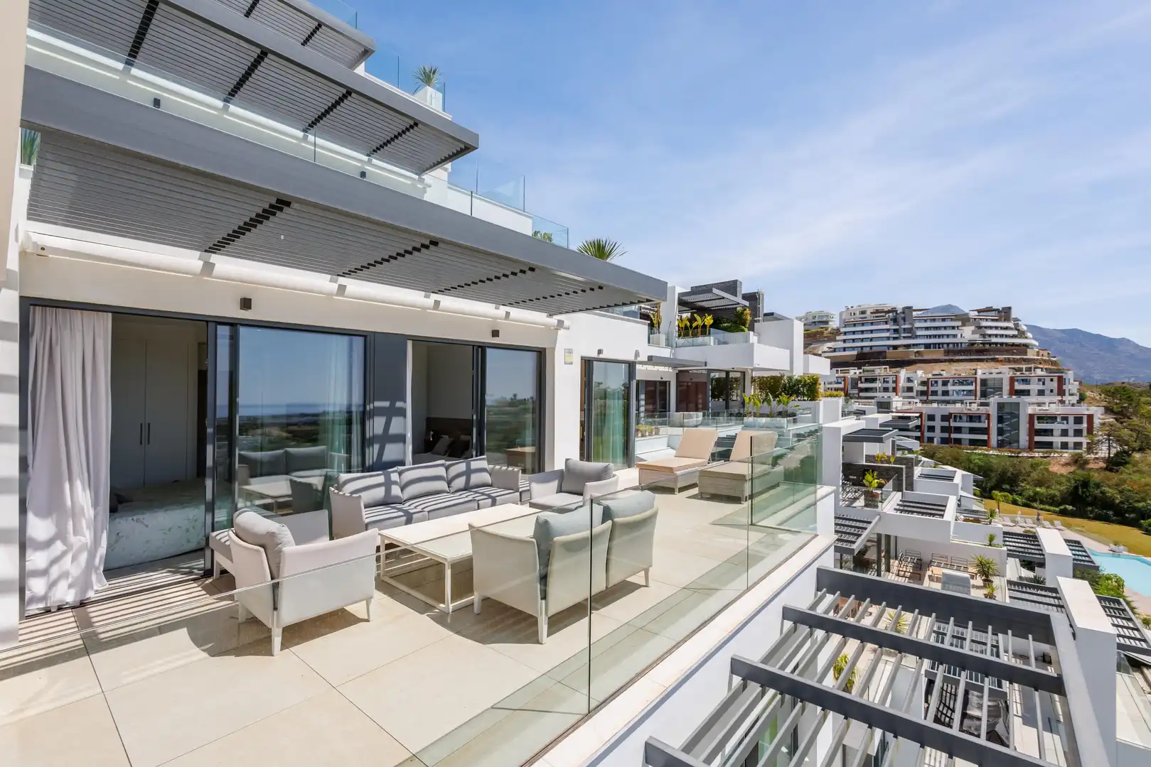 Terraza de Apartamento en venta en Benahavís con Aire acondicionado, Calefacción y Jardín privado