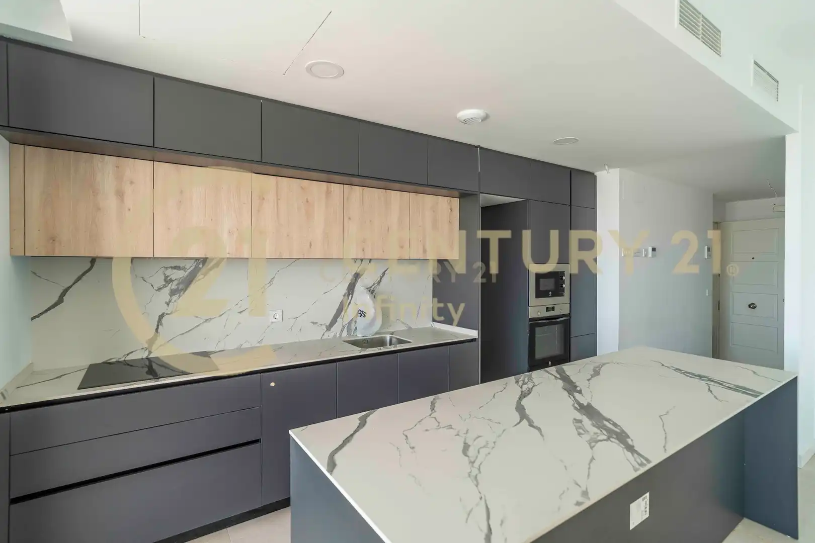 Cocina de Apartamento en venta en Torremolinos con Aire acondicionado, Jardín privado y Trastero