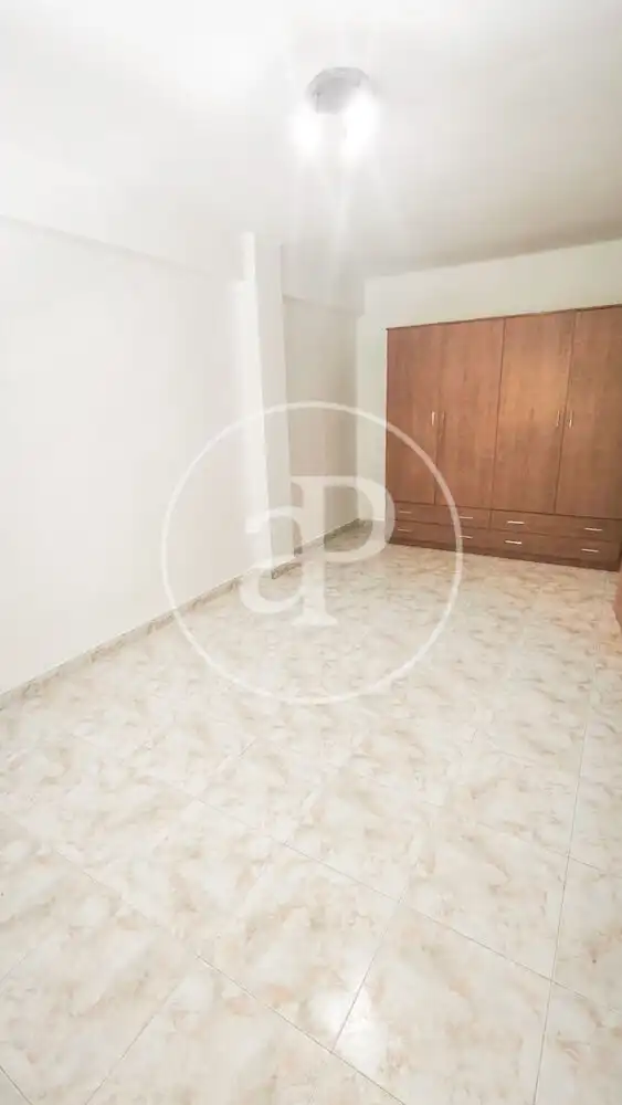 Habitación de Piso en venta en Valencia con Calefacción y Balcón