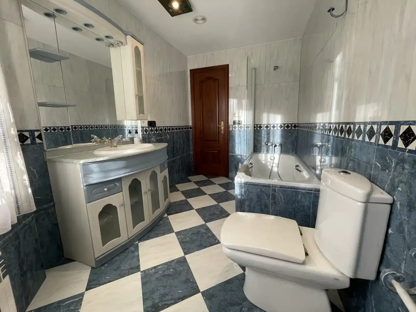 Baño de Piso en venta en Recatelo - O Carme
