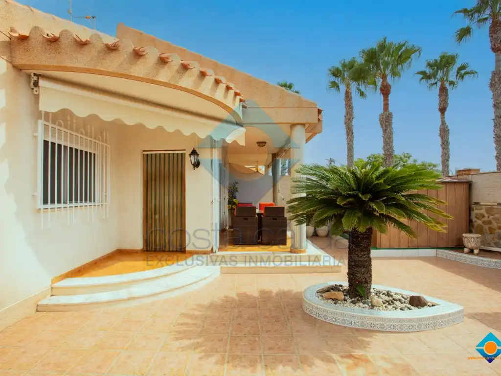 Vista exterior de Casa o chalet en venta en Puerto de Mazarrón