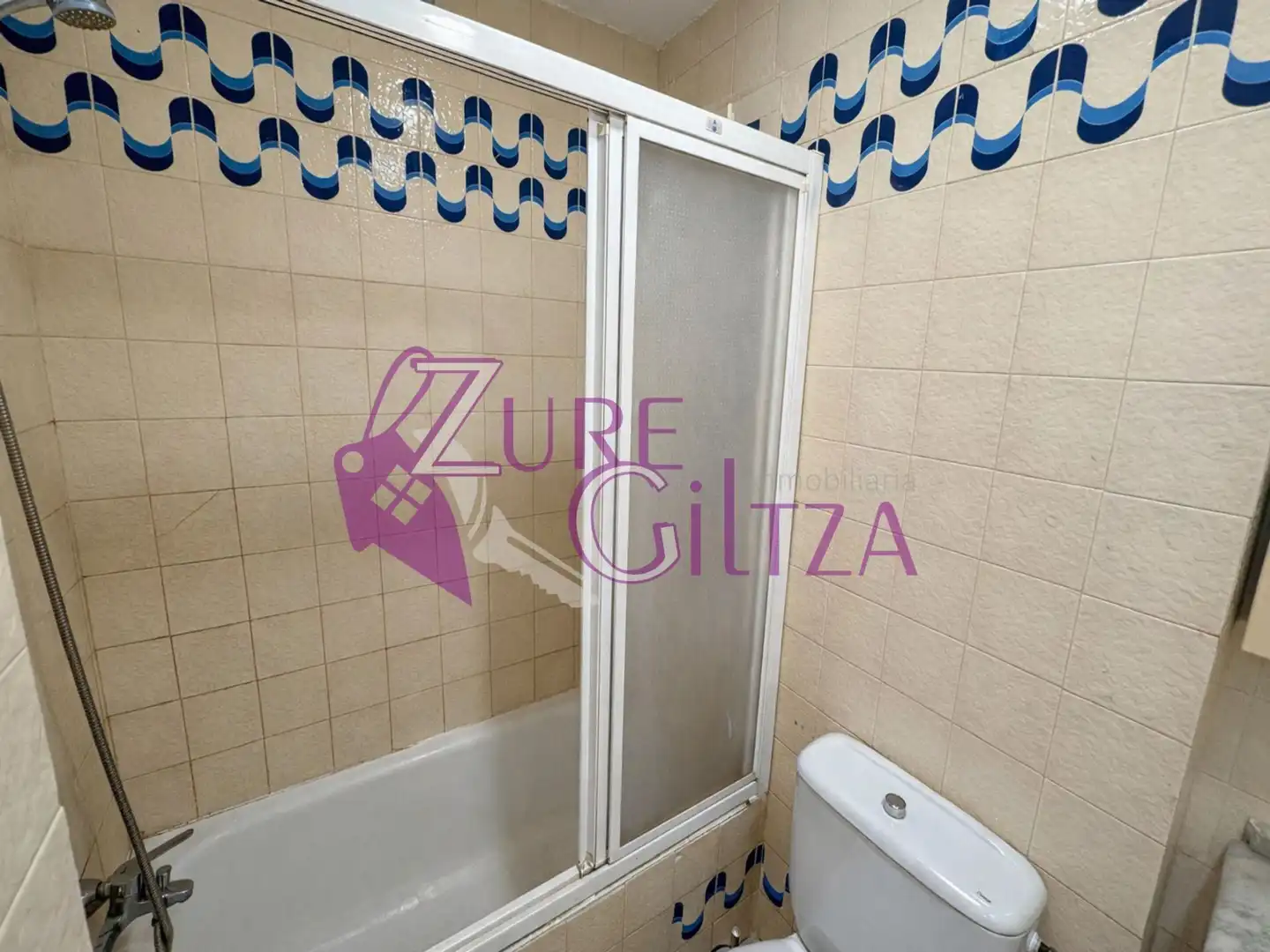 Baño de Piso en venta en Iurreta con Calefacción y Amueblado