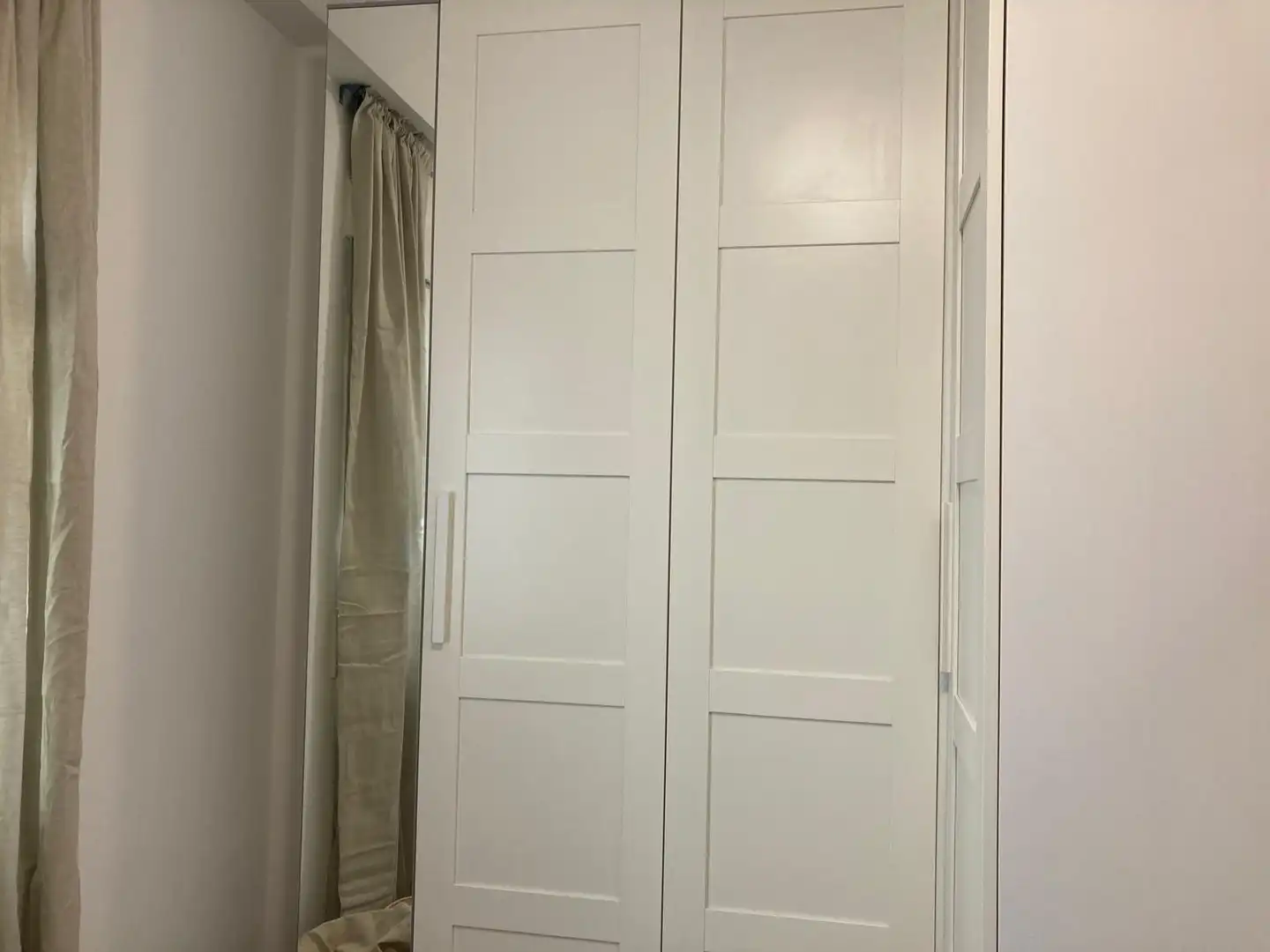 Dormitori de Apartament de lloguer en Madrid amb Aire condicionat, Calefacció i Moblat