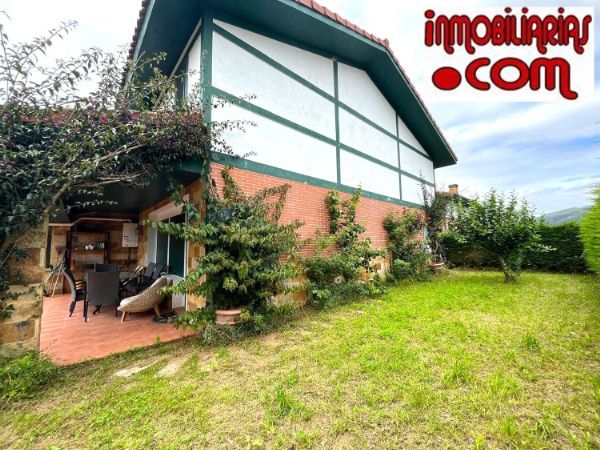 Garden of Single-family semi-detached for sale in Castro-Urdiales  with Heating, Private garden and Parquet flooring