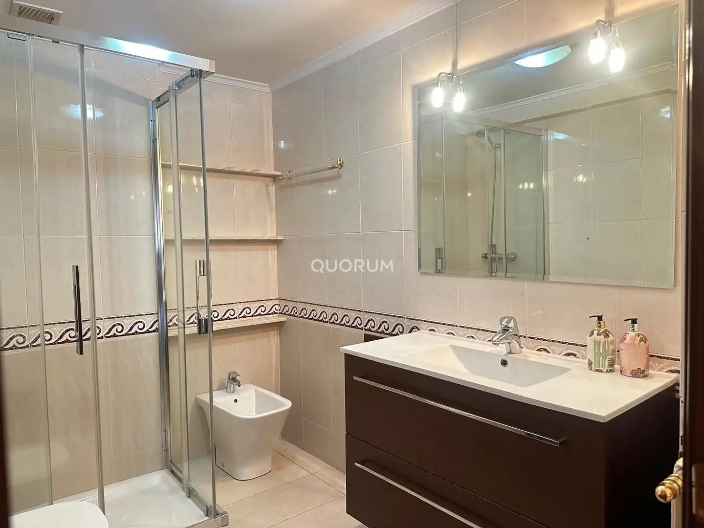 Badezimmer von Wohnung zum Verkauf in Getxo  mit Heizung und Abstellraum