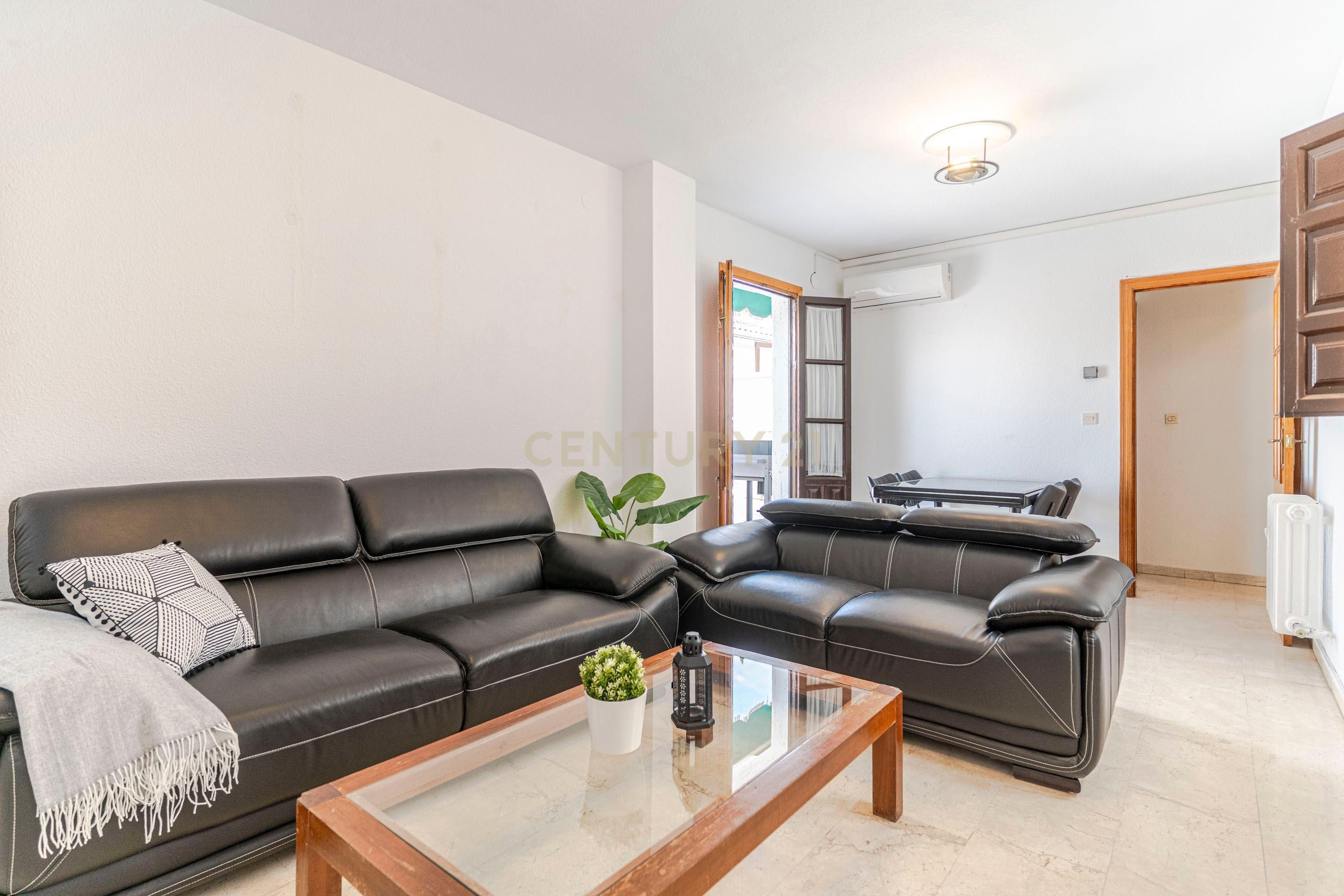 Sala d'estar de Apartament en venda en  Granada Capital
