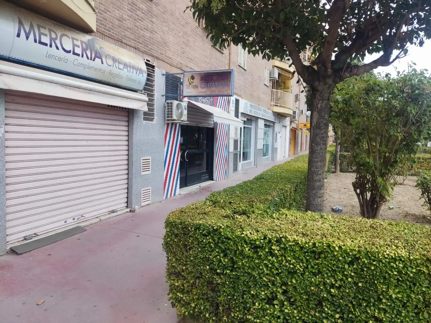 Exterior view of Commercial properties for rent in Granada  with Air Conditioner