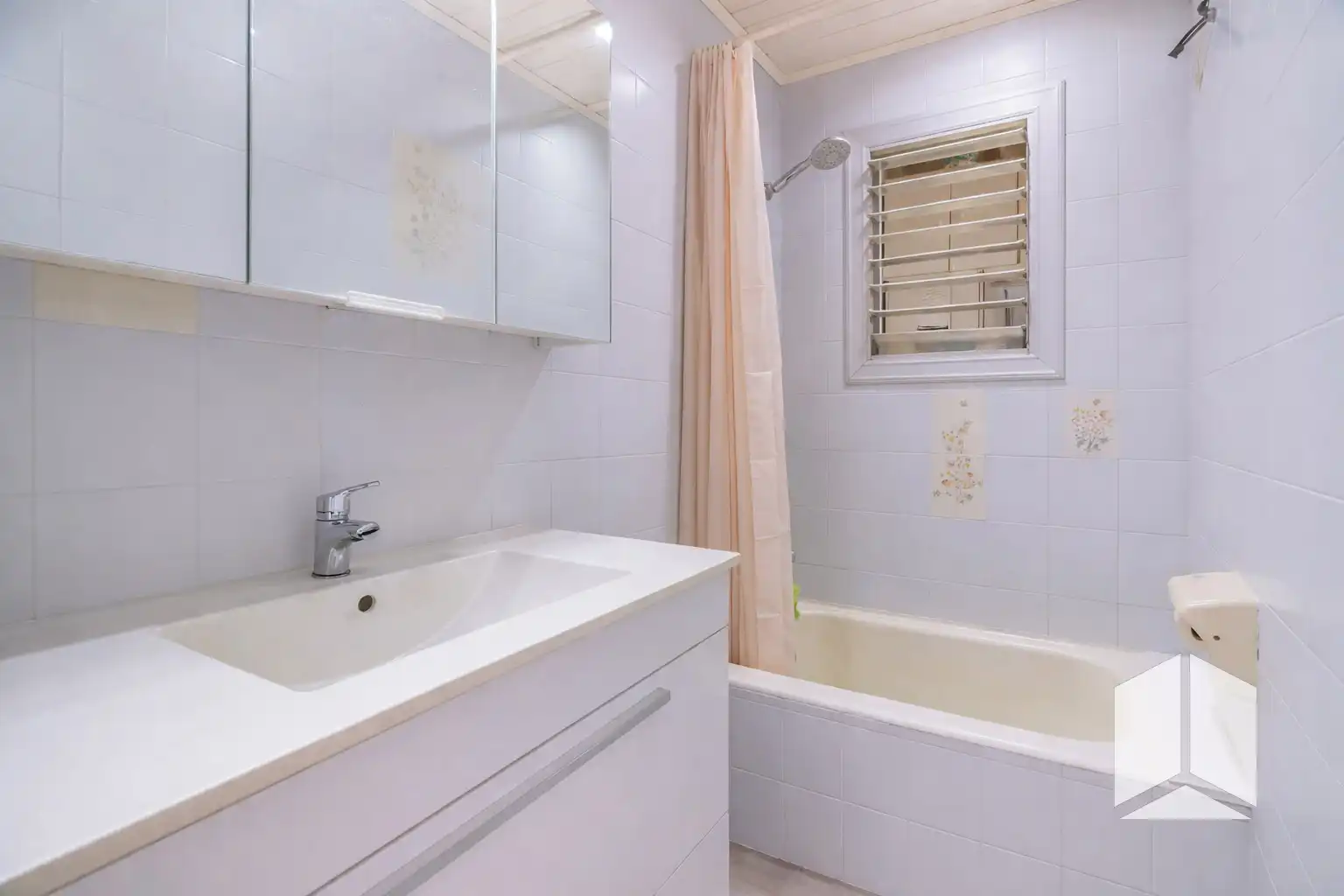 Bathroom of Flat for sale in Castelldefels  with Balcony