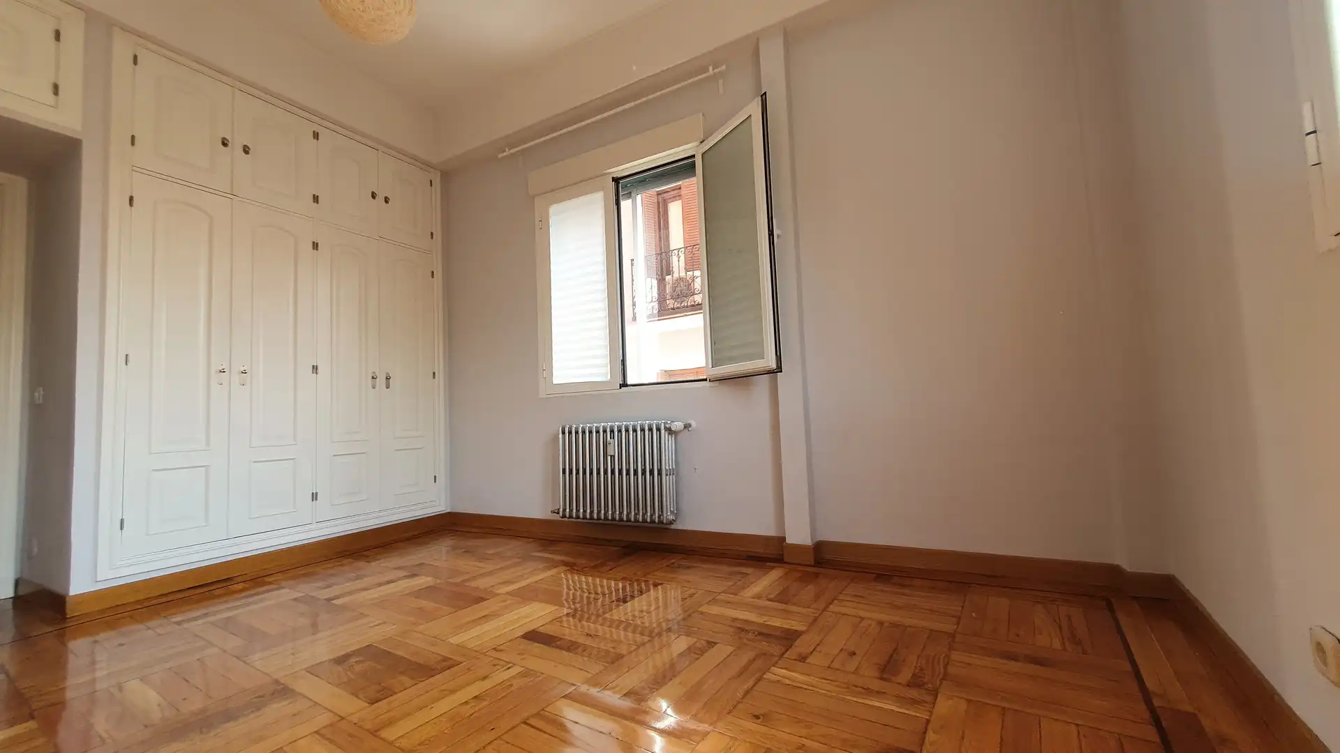 Flat for rent in Calle de San Bernardo, Universidad - Malasaña
