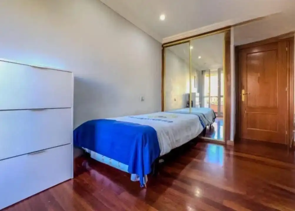 Maisonette zum Verkauf in Calle de la Gloria, Alisal - San Román