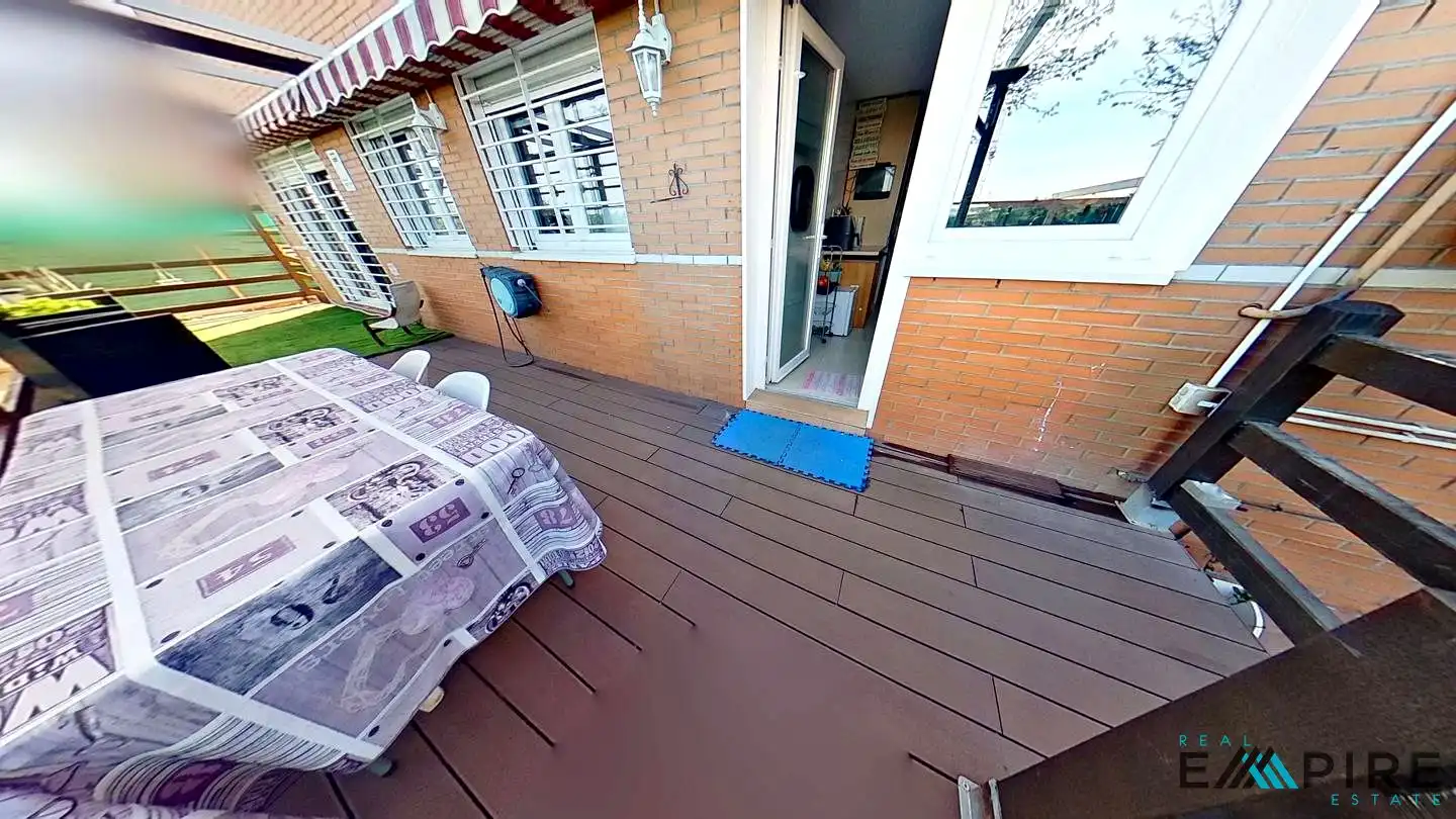 Terraza de Planta baja en venta en Parla Este