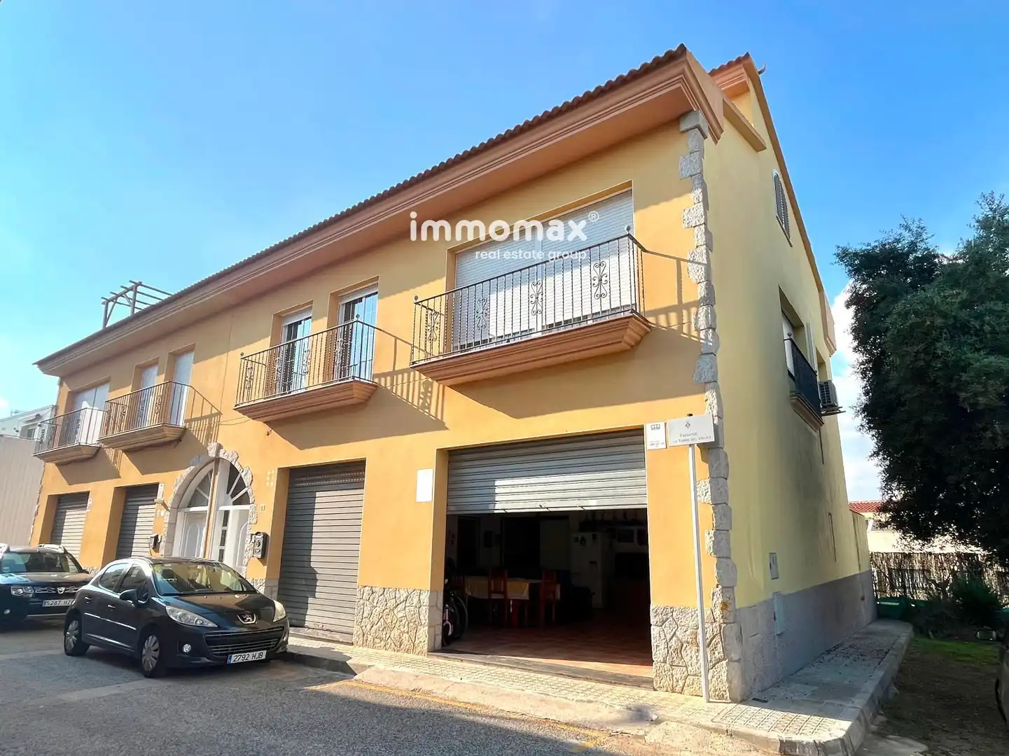 Vista exterior de Casa adosada en venda en Vilanova i la Geltrú amb Aire condicionat, Calefacció i Terrassa