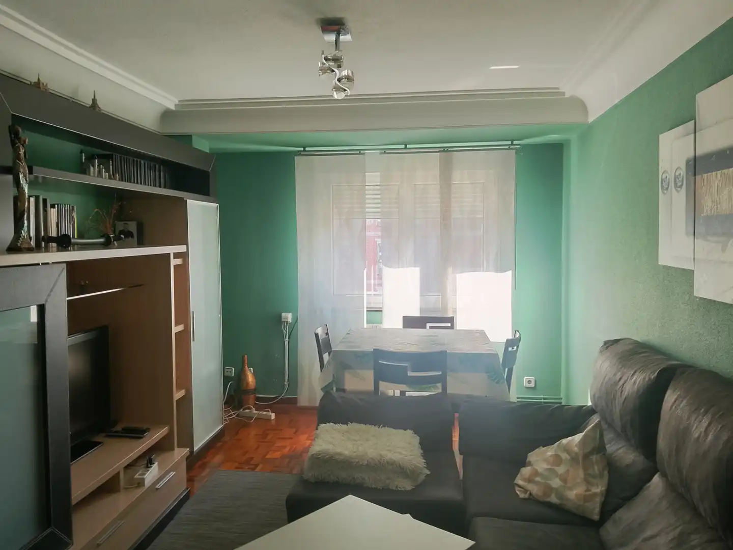 Sala de estar de Piso de alquiler en Avilés con Calefacción, Parquet y Amueblado
