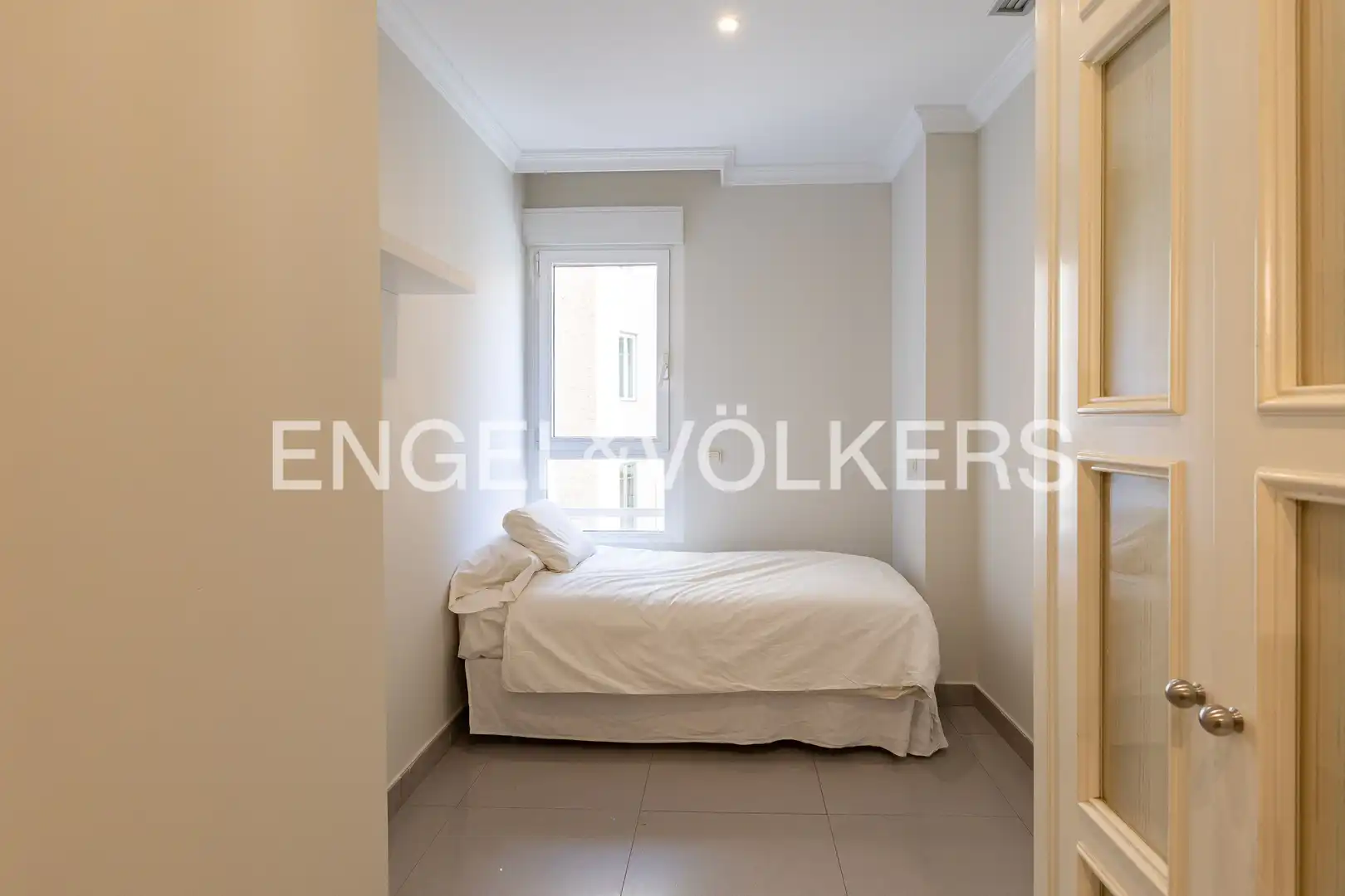 Bedroom of Flat for rent in Madrid  with Air Conditioner, Heating and Parquet flooring