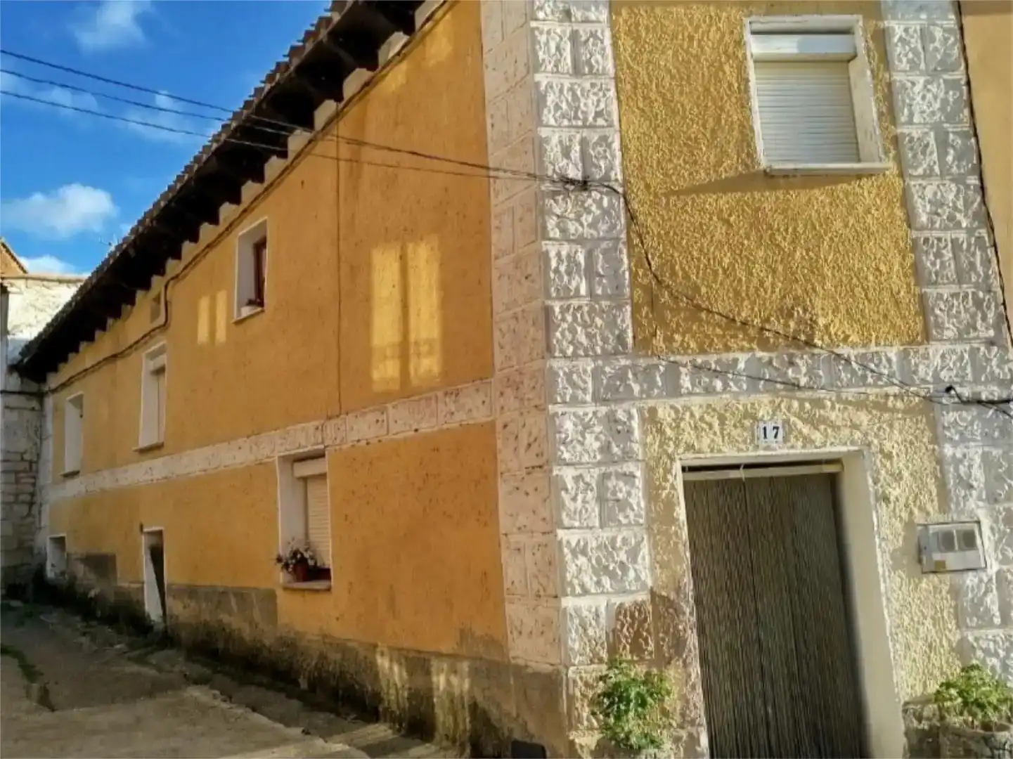 Vista exterior de Dúplex en venta en Pampliega con Trastero, Amueblado y Balcón